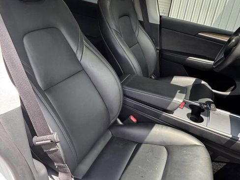 Used 2023 Tesla Model Y Long Range image 15