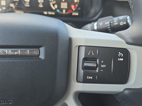 Used 2023 Land Rover Defender 130 X-Dynamic SE image 19