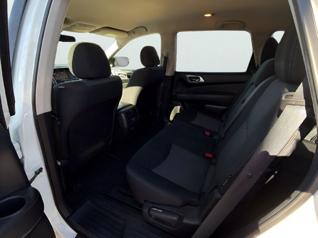 Used 2019 Nissan Pathfinder S FWD image 17