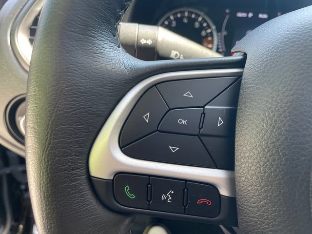 Used 2023 Jeep Renegade Latitude w/ Sun/Sound Group AWD/4WD image 28