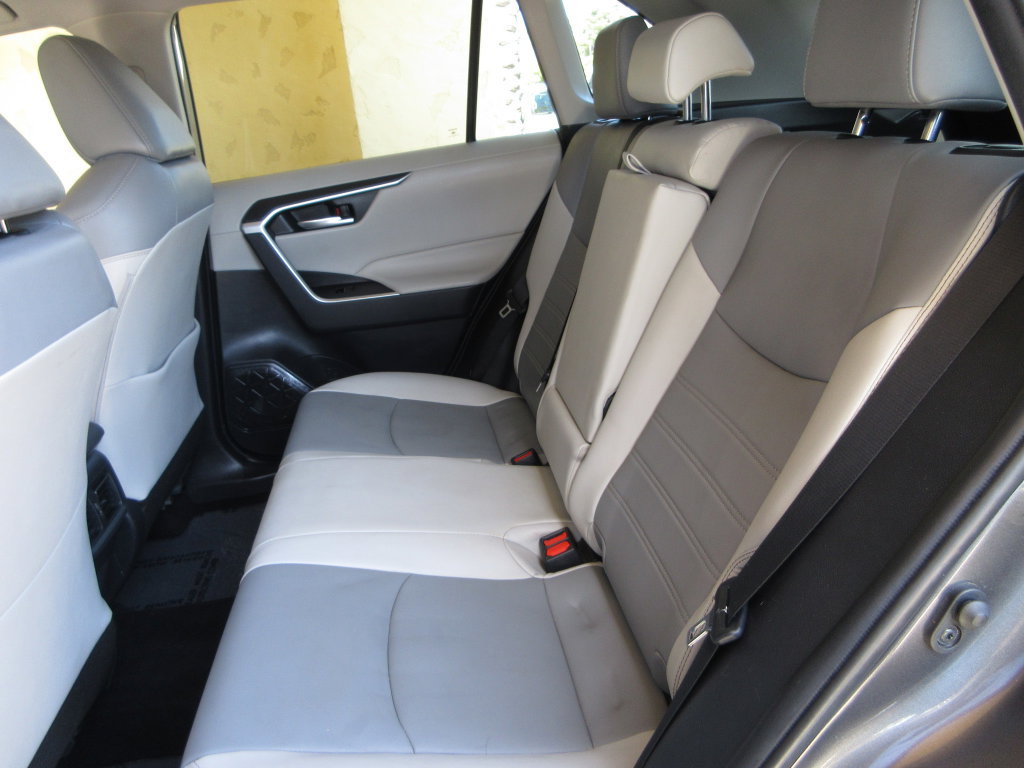 Used 2019 Toyota RAV4 XLE Premium w/ Cold Weather Package FWD image 27