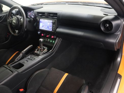 Used 2023 Toyota GR86 10th Anniversary SE RWD image 29