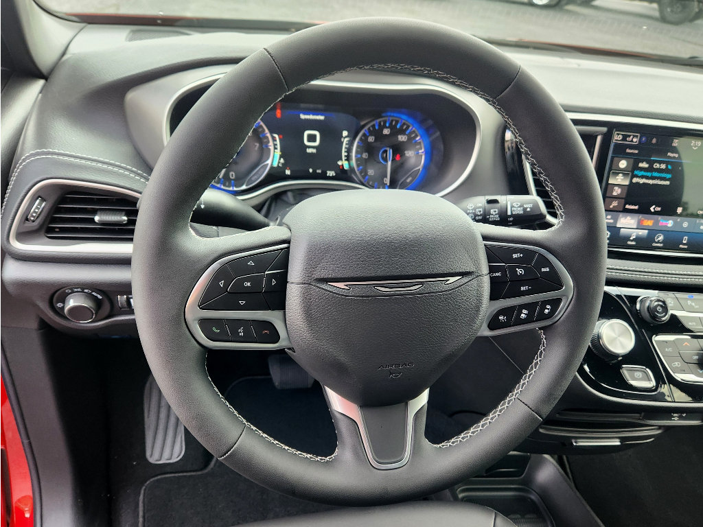 New 2027 Chrysler Pacifica Select FWD image 24