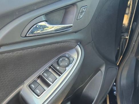 Used 2022 Chevrolet Malibu LT image 16