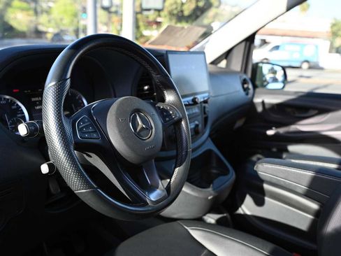 Used 2018 Mercedes-Benz Metris image 26