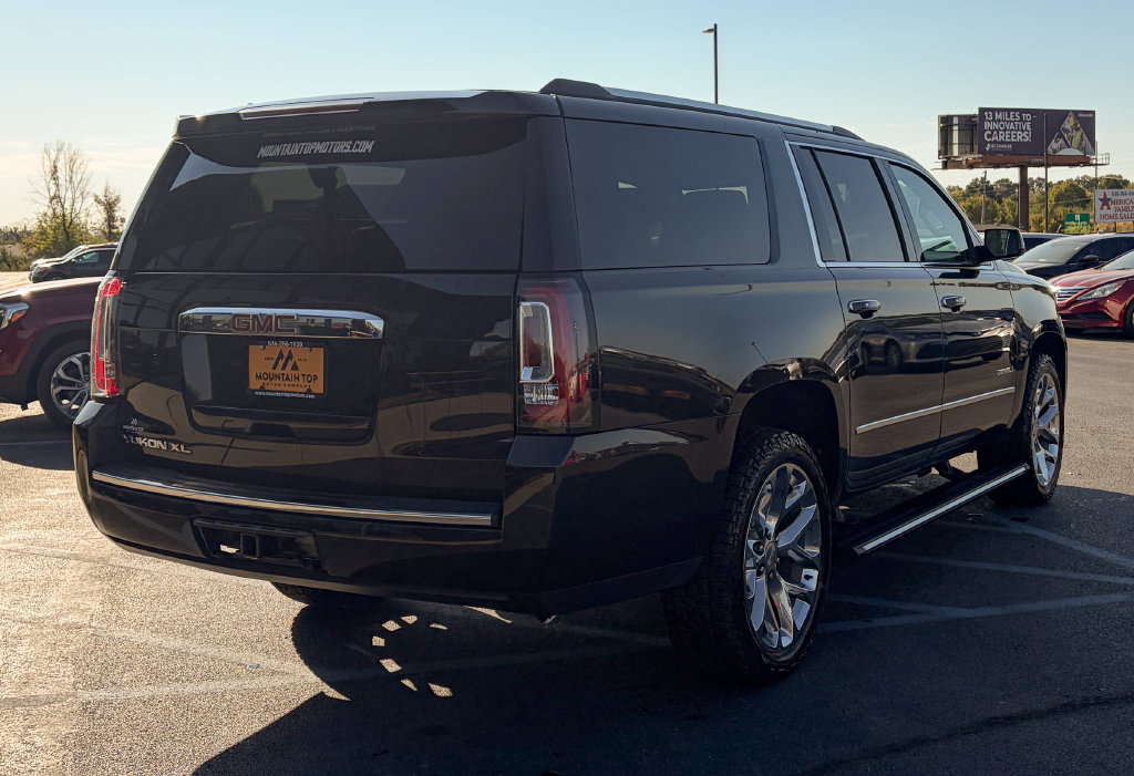 Used 2020 GMC Yukon XL Denali w/ Denali Ultimate Package AWD/4WD image 36