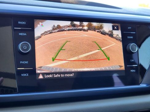 Certified 2023 Volkswagen Taos SE w/ Panoramic Sunroof Package AWD/4WD image 14