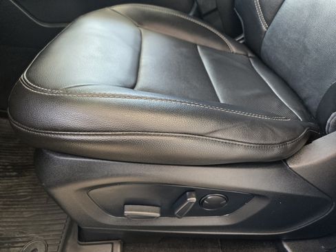 Used 2022 Ford Explorer Limited w/ Equipment Group 301A RWD image 19