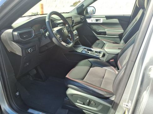 Certified 2024 Ford Explorer ST-Line w/ Class IV Trailer Tow Package image 13