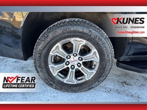 Used 2024 GMC Yukon SLE image 13