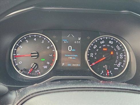 Used 2021 Toyota RAV4 XLE w/ Convenience Package FWD image 7