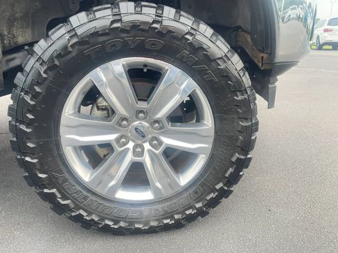 Used 2018 Ford F150 Lariat w/ Equipment Group 502A Luxury AWD/4WD image 25