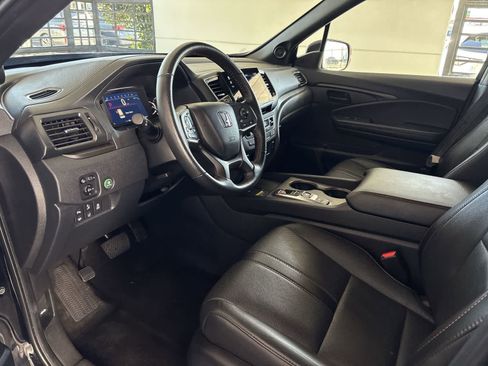 Certified 2024 Honda Passport TrailSport image 2