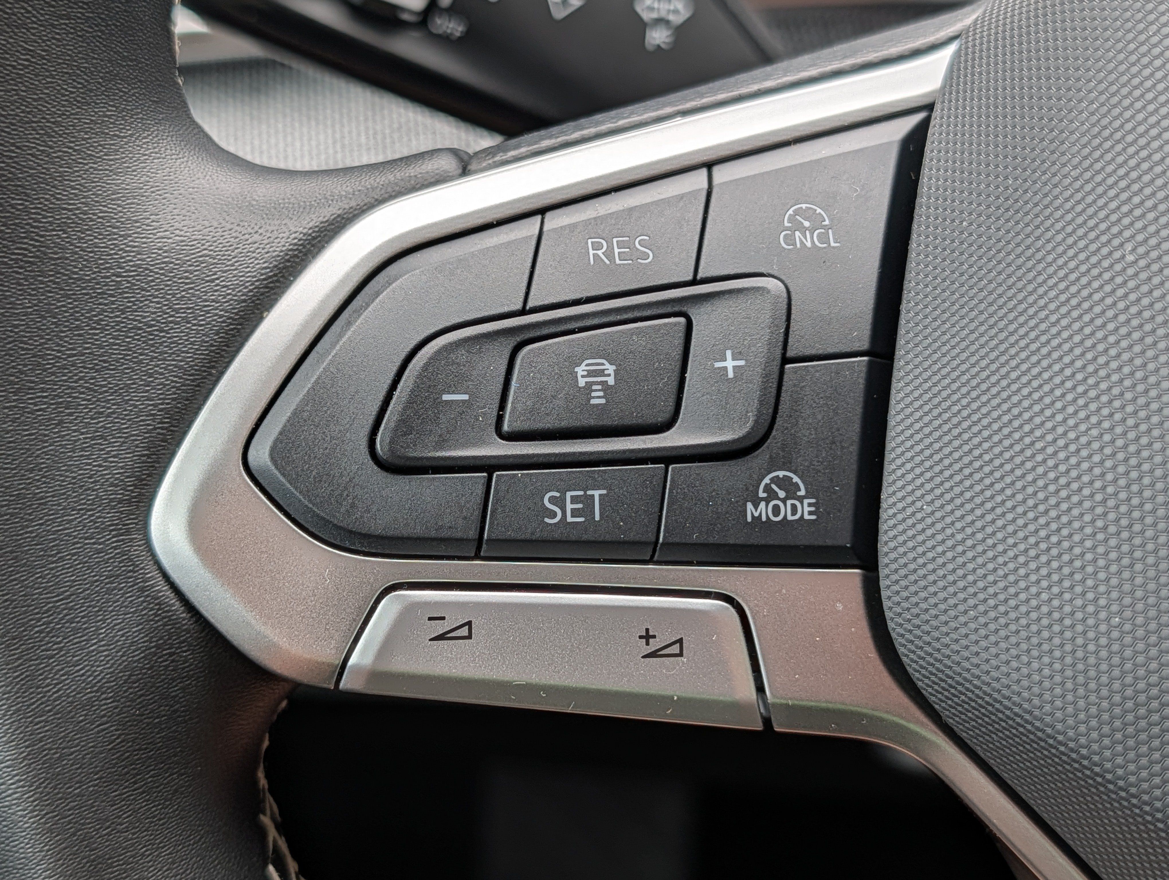 Certified 2026 Volkswagen Tiguan S AWD/4WD image 32