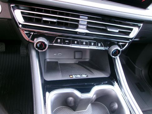 New 2026 Chevrolet Traverse LT FWD image 19