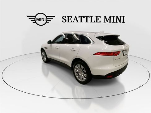 Used 2018 Jaguar F-PACE Portfolio image 8