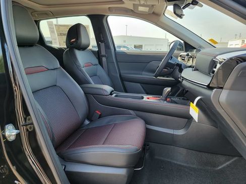 New 2025 Nissan Kicks SR w/ SR Premium Package AWD/4WD image 19