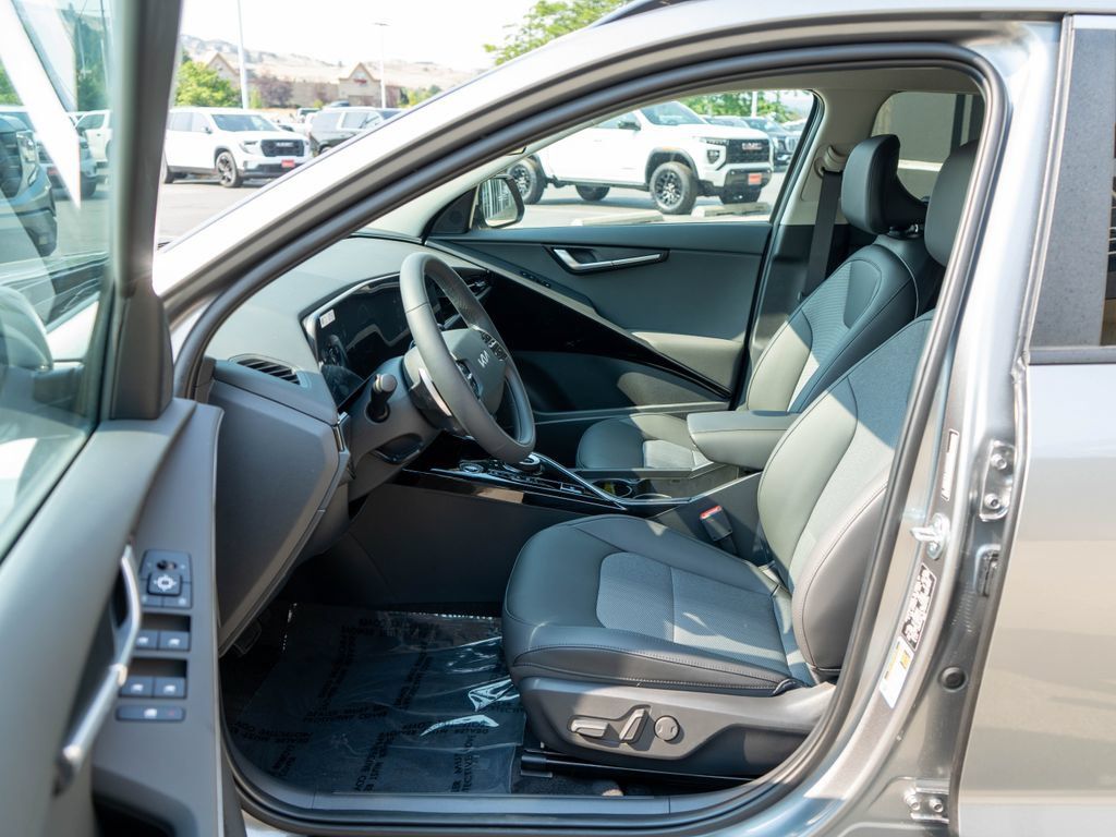 New 2026 Kia Niro Wind w/ Wind Preserve Package FWD image 11