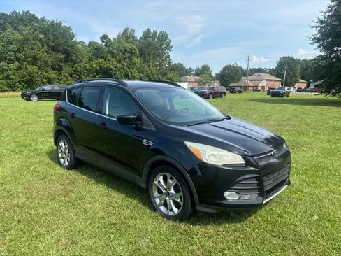 Used 2016 Ford Escape SE w/ Equipment Group 201A FWD image 10