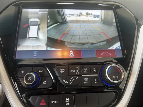 Used 2018 Chevrolet Bolt Premier w/ Driver Confidence II Package FWD image 15