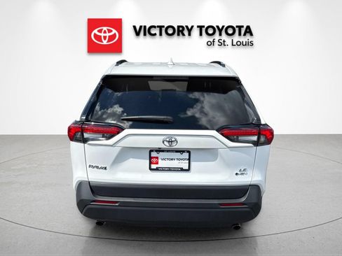 Used 2025 Toyota RAV4 LE AWD/4WD image 4