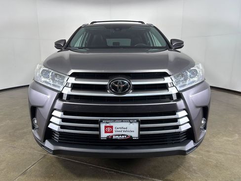 Used 2019 Toyota Highlander XLE AWD/4WD image 6
