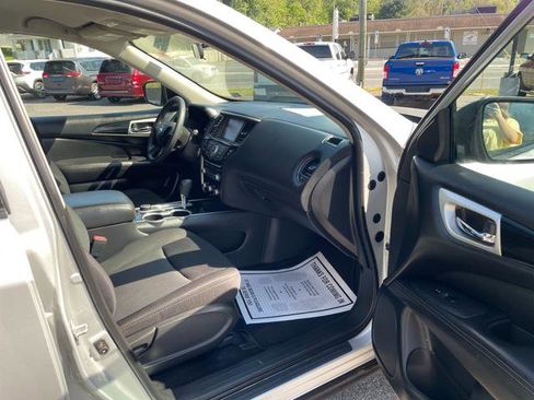 Used 2019 Nissan Pathfinder S AWD/4WD image 35