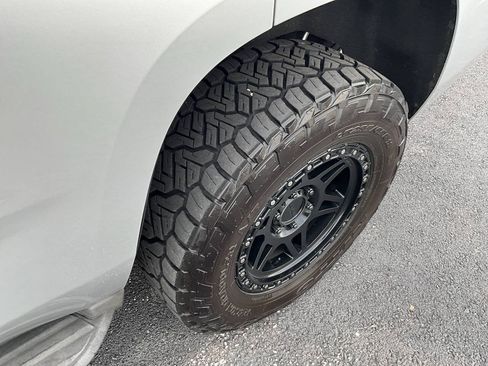 Used 2015 Chevrolet Tahoe LS AWD/4WD image 42