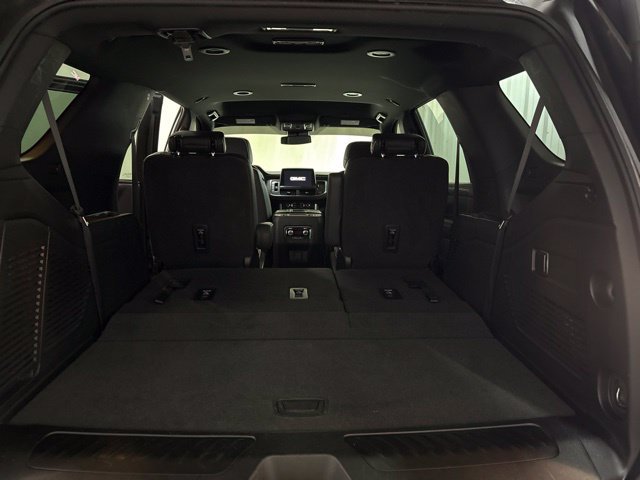 Used 2023 GMC Yukon SLT AWD/4WD image 13