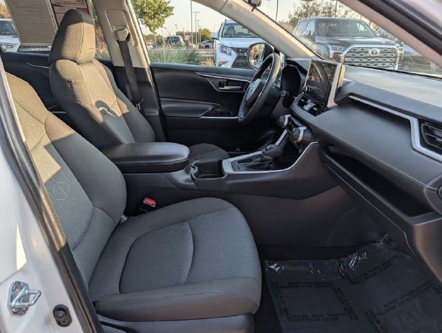 Used 2023 Toyota RAV4 XLE FWD image 31