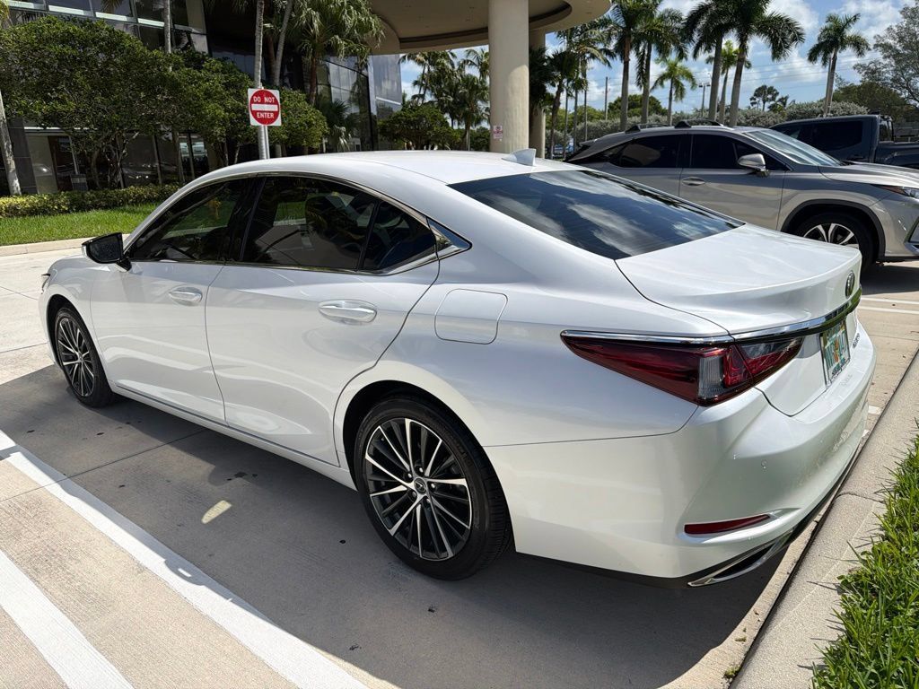 Used 2025 Lexus ES 350 w/ Premium Package FWD image 12