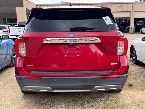 Used 2020 Ford Explorer XLT w/ Equipment Group 202A RWD image 4
