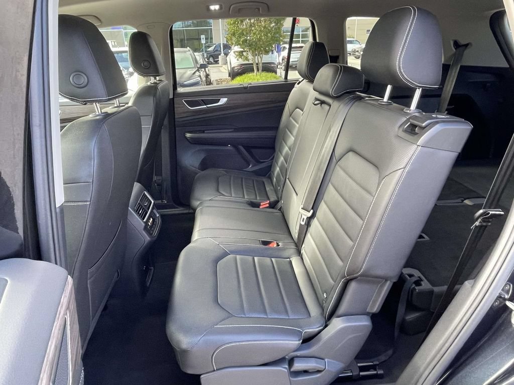 Used 2025 Volkswagen Atlas SEL AWD/4WD image 3