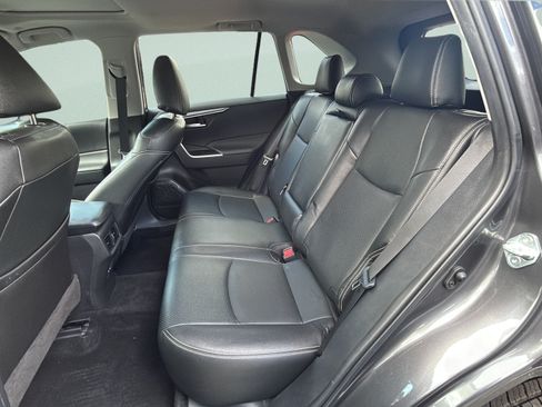 Used 2024 Toyota RAV4 XLE w/ Convenience Package FWD image 10