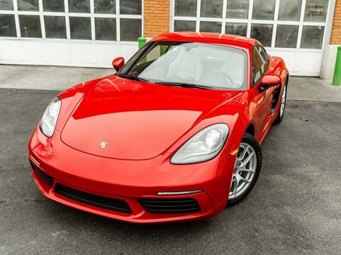 Used 2017 Porsche 718 Cayman image 2