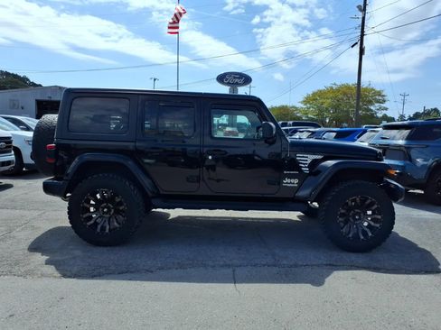 Used 2020 Jeep Wrangler Unlimited Sahara w/ Dual Top Group AWD/4WD image 5