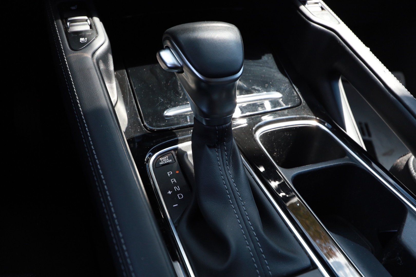 Used 2022 Kia Telluride EX w/ EX Premium Package FWD image 16