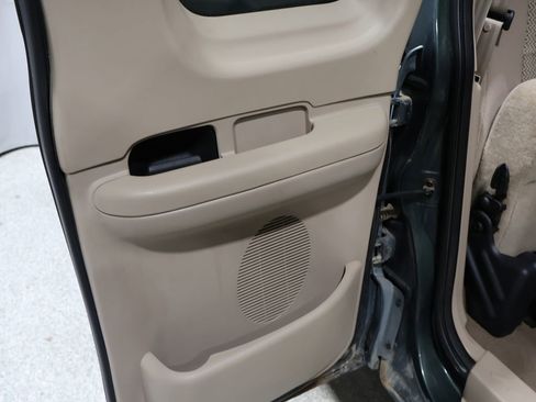 Used 2003 Ford F150 XLT image 23