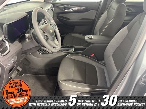 Certified 2025 Chevrolet TrailBlazer LT w/ Driver Confidence Package image 28