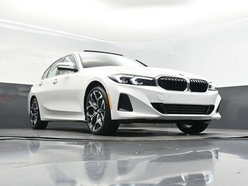 Used 2026 BMW 330i Sedan w/ Convenience Package RWD image 44