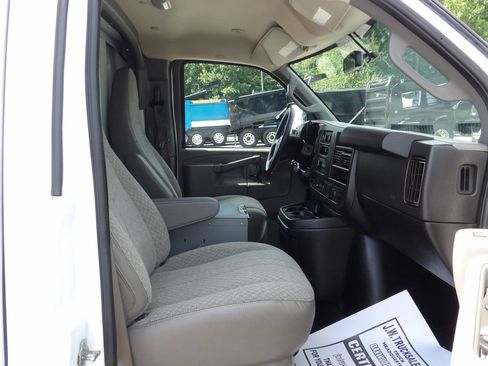 Used 2020 GMC Savana 3500 w/ Power Convenience Package RWD image 30