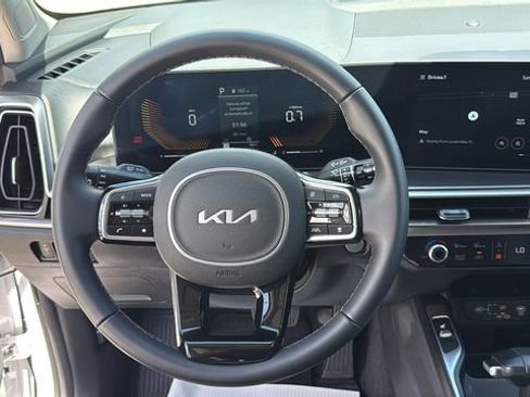 Used 2025 Kia Sorento S w/ Panoramic Sunroof Package image 20