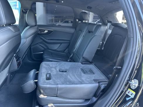 Used 2025 Audi Q7 3.0T Prestige w/ Prestige Package AWD/4WD image 27