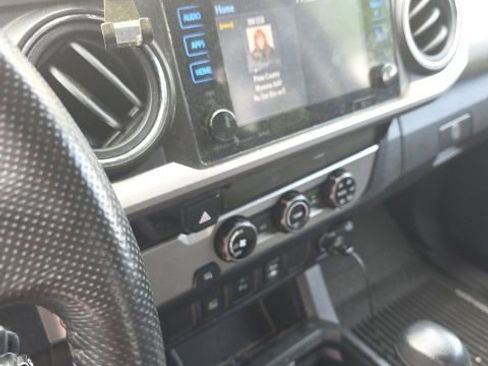 Used 2017 Toyota Tacoma SR5 w/ Tow Package image 30