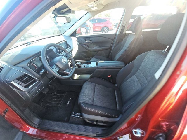 Certified 2026 Nissan Rogue SV FWD image 6
