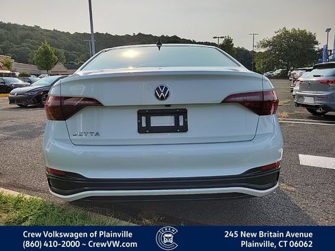 Certified 2023 Volkswagen Jetta Sport FWD image 31