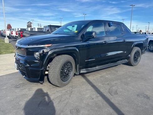 Used 2024 Chevrolet Silverado EV RST image 7