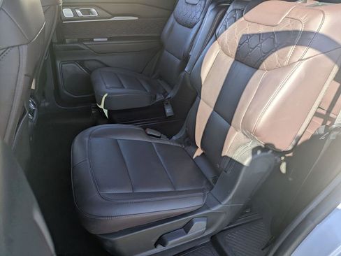 Used 2025 Ford Explorer Platinum w/ LUX Leather Package image 27