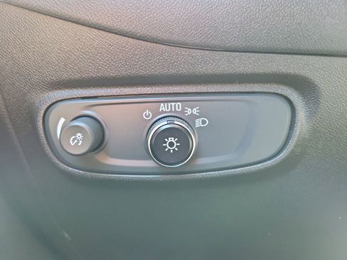 Used 2023 Chevrolet Equinox LT image 25