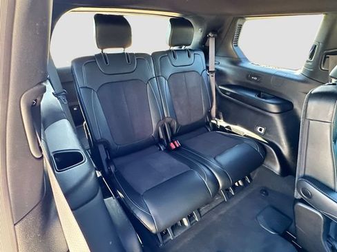 Used 2024 Jeep Grand Cherokee L Altitude RWD image 28